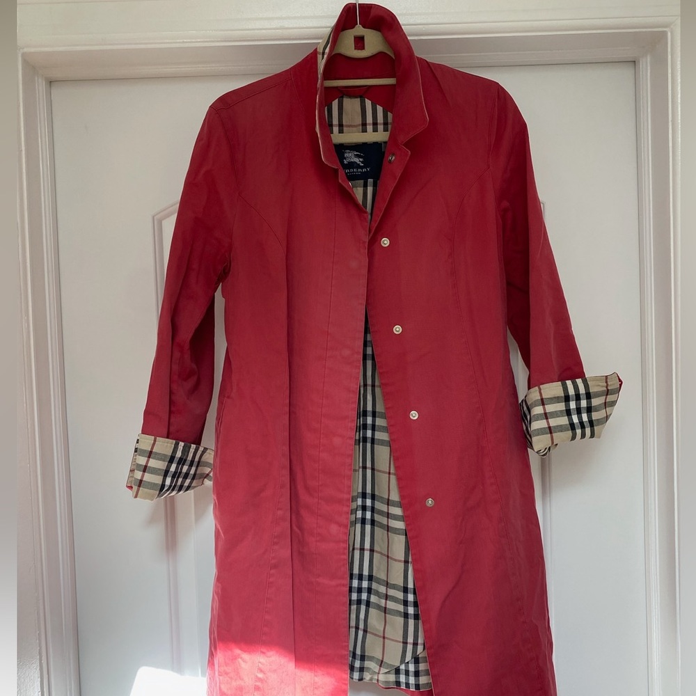 Burberry Mid-length Heritage Car Coat: Red